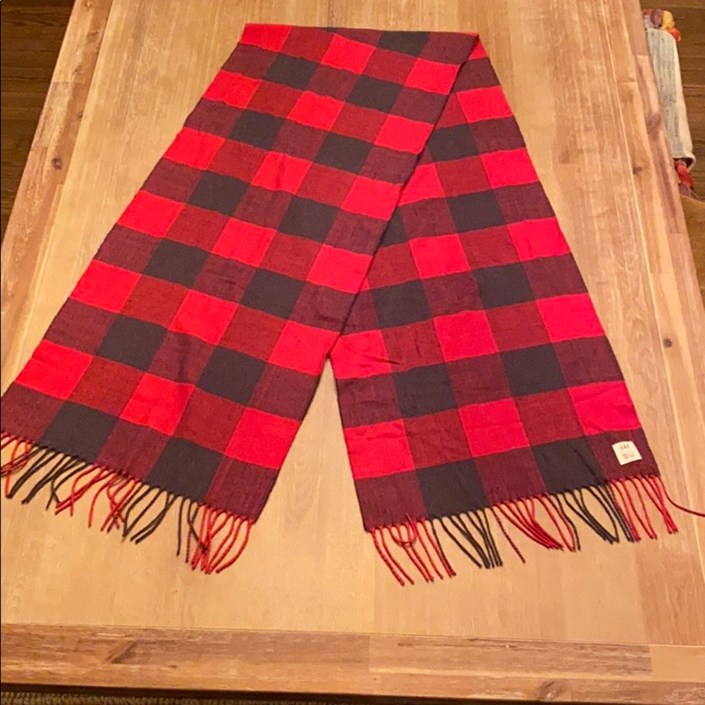 Abercrombie and Fitch red and gray plaid scarf
